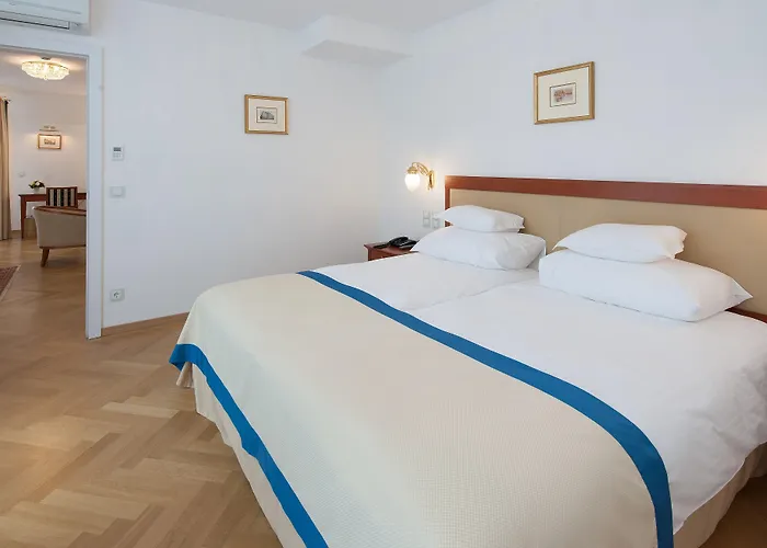 Ambassador Hotel 5*