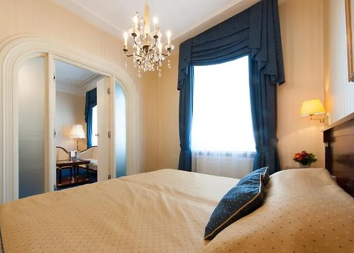 Ambassador Hotel 5*
